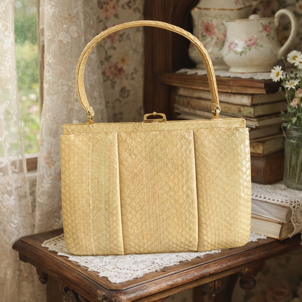 Vintage 1940s-1950s Beige Snakeskin Top Handle Mini Purse